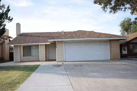 1023 Nugent St E, Lancaster, CA 93535 photo 1