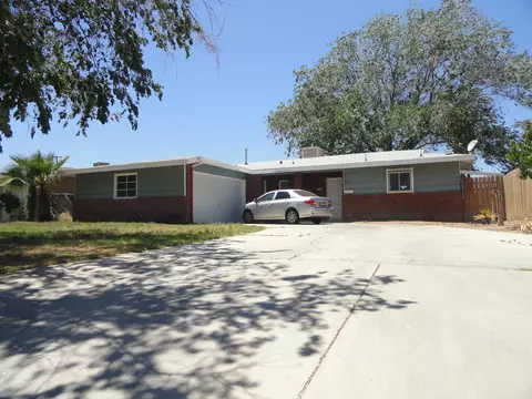 43921 2nd St E, Lancaster, CA 93535 photo 2