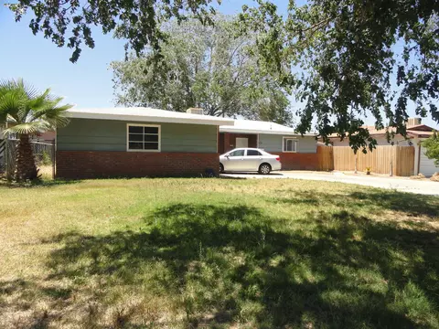 43921 2nd St E, Lancaster, CA 93535 photo 3