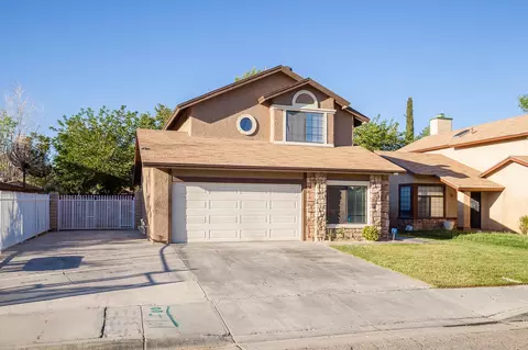 646 Jackman St E, Lancaster, CA 93535 photo 1