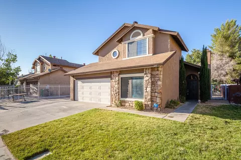 646 Jackman St E, Lancaster, CA 93535 photo 2