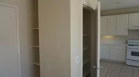2124 Benfar Dr, Lancaster, CA 93535 photo 8