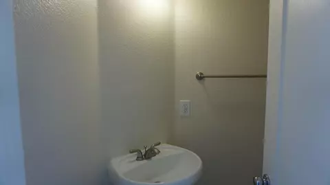 2124 Benfar Dr, Lancaster, CA 93535 photo 10