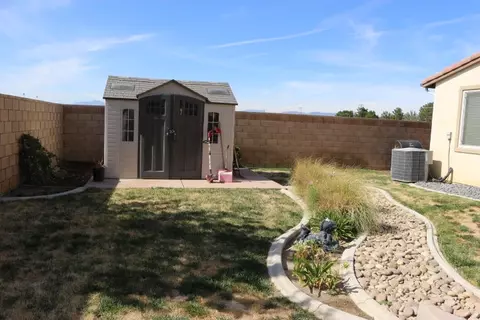 44206 Rucker St, Lancaster, CA 93535 photo 57