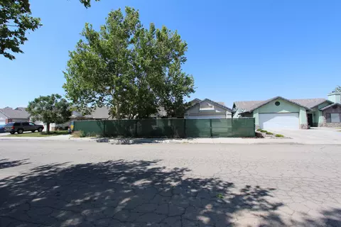 835 Avenue J6 E, Lancaster, CA 93535 photo 1