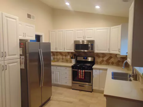 44203 Halcom Ave, Lancaster, CA 93536 photo 8