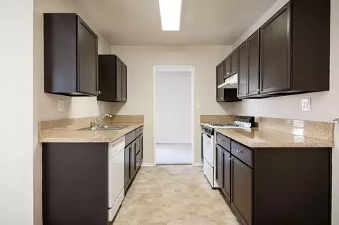 610 Ovingston St E, Lancaster, CA 93535 photo 8