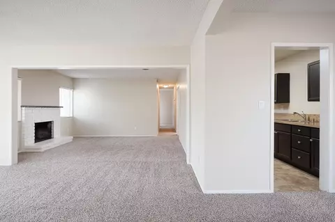 610 Ovingston St E, Lancaster, CA 93535 photo 6