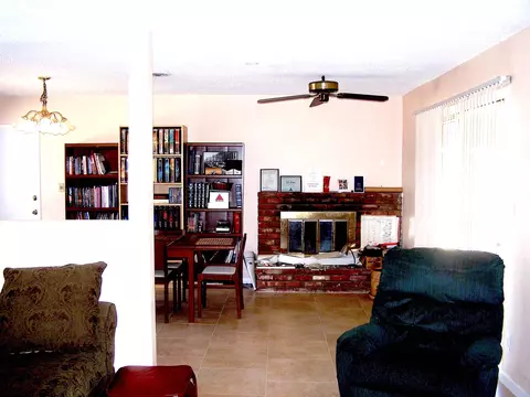 1146 Avenue J4 E, Lancaster, CA 93535 photo 4