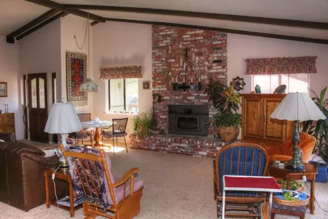 24370 Willow Pass Dr, Tehachapi, CA 93561 photo 6