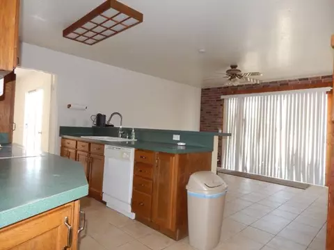 40539 166th St E, Lake Los Angeles, CA 93535 photo 5