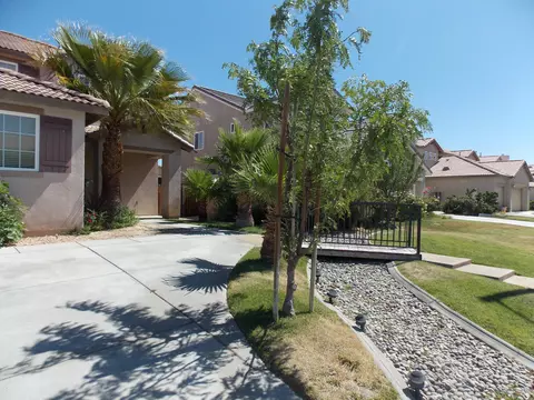 1119 Cambridge Ct, Lancaster, CA 93535 photo 2