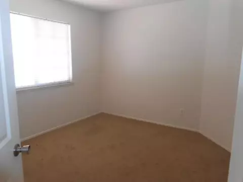 4911 Halen St, Palmdale, CA 93552 photo 6