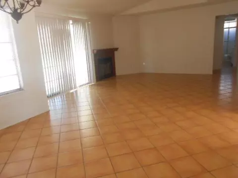 4911 Halen St, Palmdale, CA 93552 photo 3