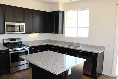 1302 Arabella, Tehachapi, CA 93561 photo 4