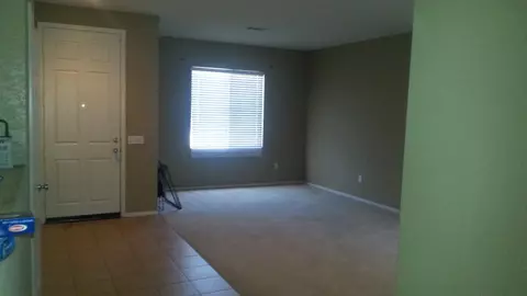 2762 Garnet Ln, Lancaster, CA 93535 photo 2