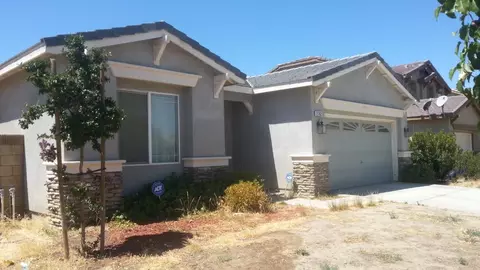 2762 Garnet Ln, Lancaster, CA 93535 photo 1