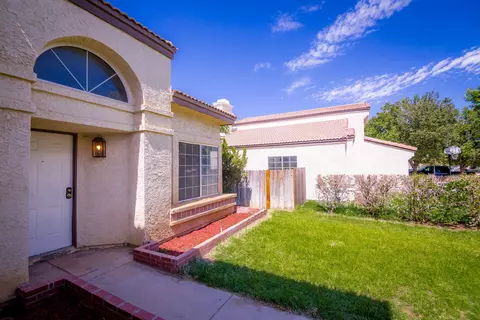 1113 Kildare St E, Lancaster, CA 93535 photo 4