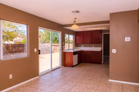 1113 Kildare St E, Lancaster, CA 93535 photo 13