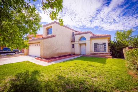 1113 Kildare St E, Lancaster, CA 93535 photo 2