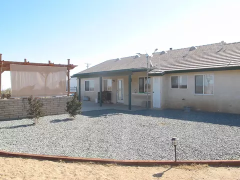 11960 Middleton Rd, Phelan, CA 92371 photo 6