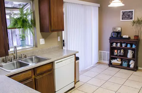 37228 Bunker Ct, Palmdale, CA 93550 photo 9