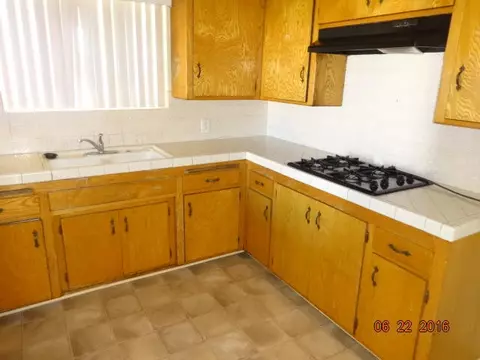 44457 2nd St E, Lancaster, CA 93535 photo 4