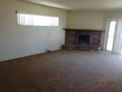 44457 2nd St E, Lancaster, CA 93535 photo 3