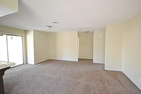 1025 Herzel Ave, Lancaster, CA 93535 photo 4