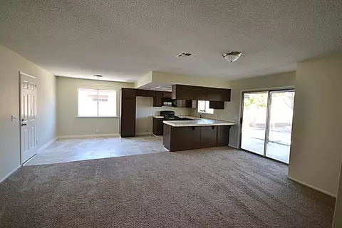 1025 Herzel Ave, Lancaster, CA 93535 photo 3