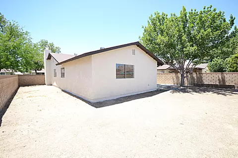 1025 Herzel Ave, Lancaster, CA 93535 photo 18