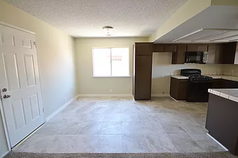 1025 Herzel Ave, Lancaster, CA 93535 photo 5