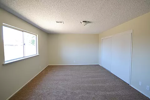 1025 Herzel Ave, Lancaster, CA 93535 photo 7