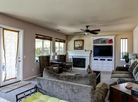 44451 Chaparral Dr, Lancaster, CA 93536 photo 6