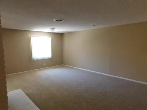 44633 2nd St E, Lancaster, CA 93535 photo 4