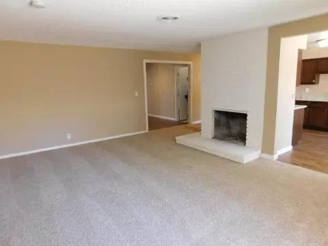 44633 2nd St E, Lancaster, CA 93535 photo 3
