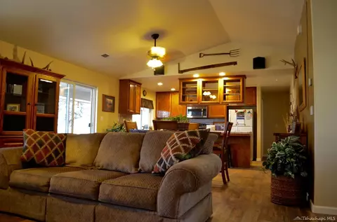 30401 Drake Ct, Tehachapi, CA 93561 photo 10