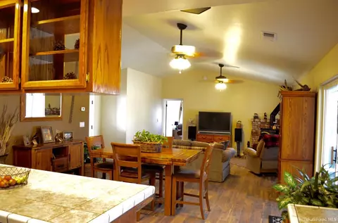 30401 Drake Ct, Tehachapi, CA 93561 photo 9