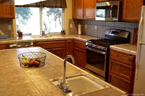 30401 Drake Ct, Tehachapi, CA 93561 photo 5