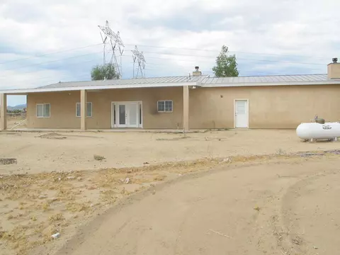 5580 Daisy Ln, Phelan, CA 92371 photo 2