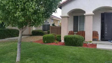 44732 Cerisa St, Lancaster, CA 93535 photo 3