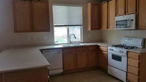 44732 Cerisa St, Lancaster, CA 93535 photo 5
