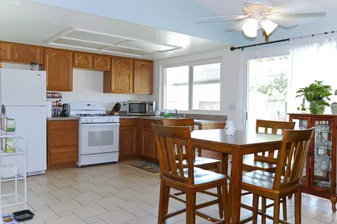 37310 Halfmoon Dr, Palmdale, CA 93550 photo 7