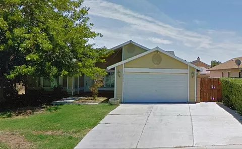 37310 Halfmoon Dr, Palmdale, CA 93550 photo 1