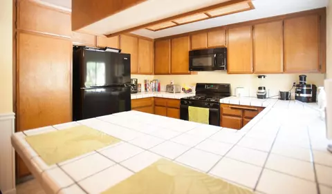 44214 Olympus Dr, Lancaster, CA 93536 photo 4