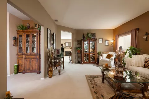 45732 Knightsbridge St, Lancaster, CA 93534 photo 3