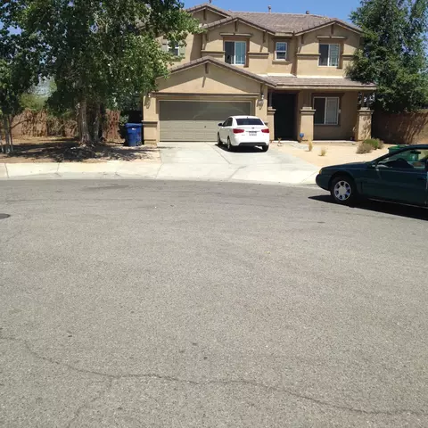 1751 Ivesbrook St E, Lancaster, CA 93535 photo 2