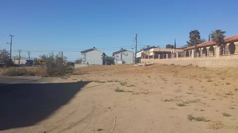 4849 Columbia Way, Lancaster, CA 93536 photo 2
