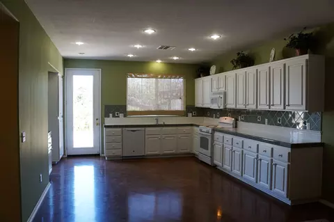 36728 Windtree Cir, Palmdale, CA 93550 photo 9