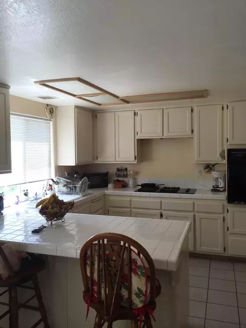 237 Tahquitz Pl, Palmdale, CA 93550 photo 3